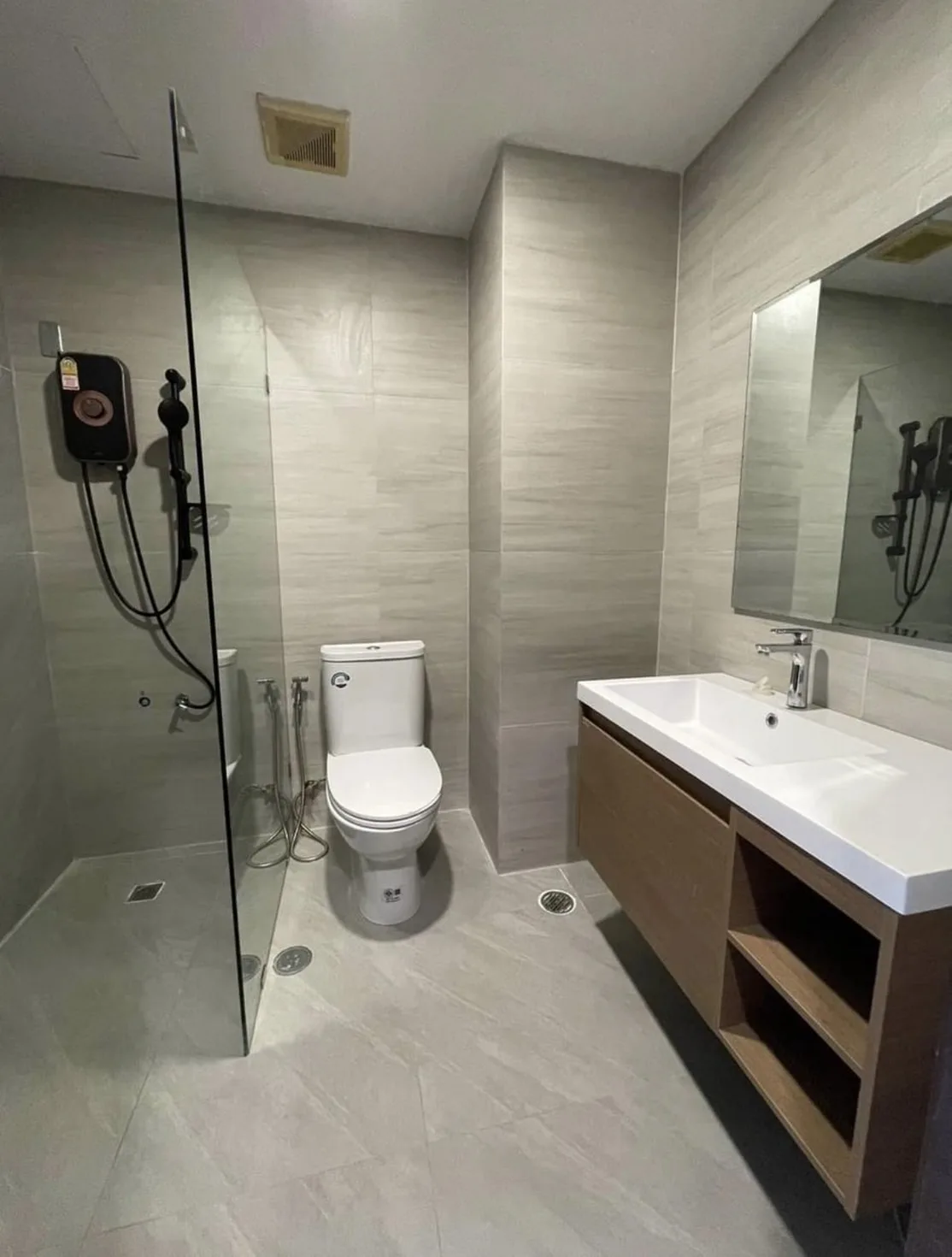 Property photos for Sathorn Gardens