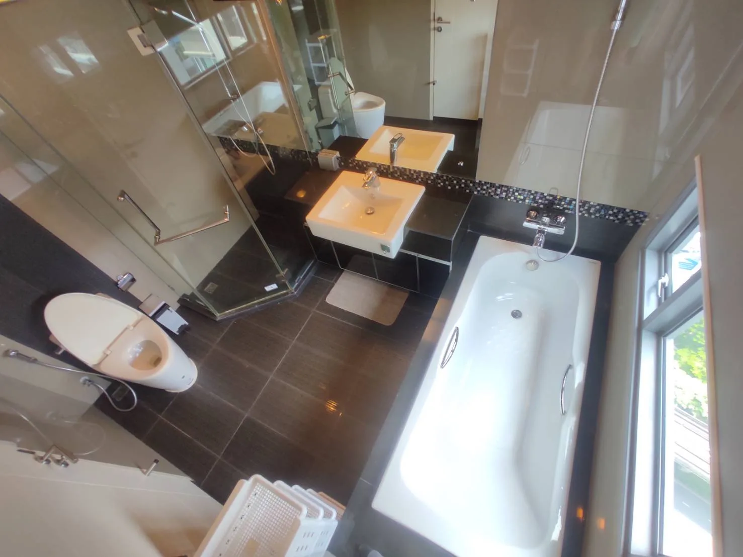 Property photos for The Crest Sukhumvit 34
