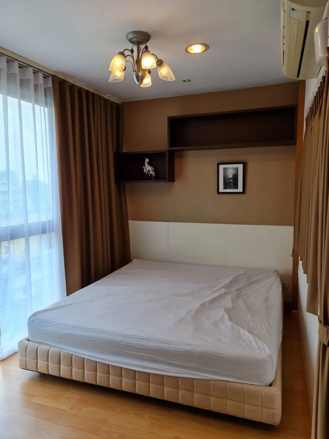 Property photos for The Room Sathorn - St.Louis