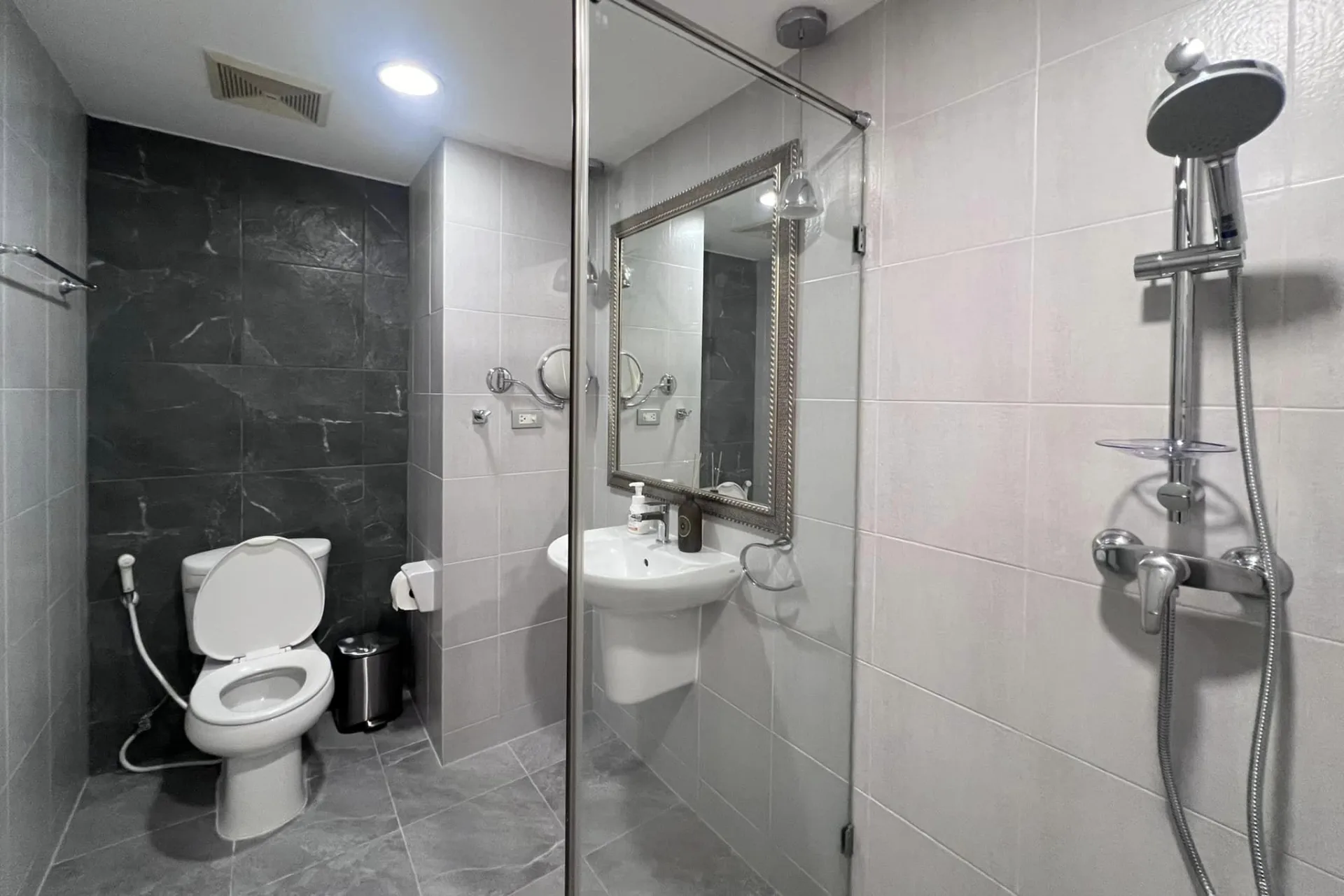 Property photos for Condo One X Sathorn - Narathiwat