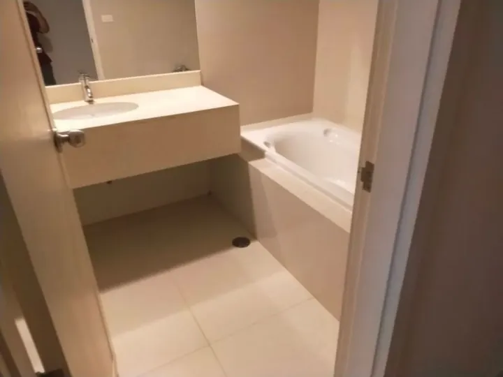 Property photos for Chamchuri Square Residence