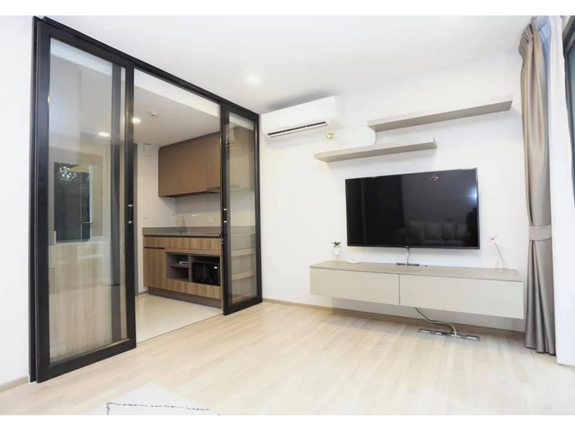 Property photos for Taka Haus Ekamai 12