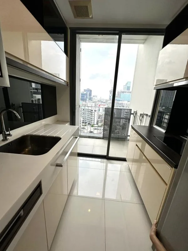 Property photos for The Room Sukhumvit 62