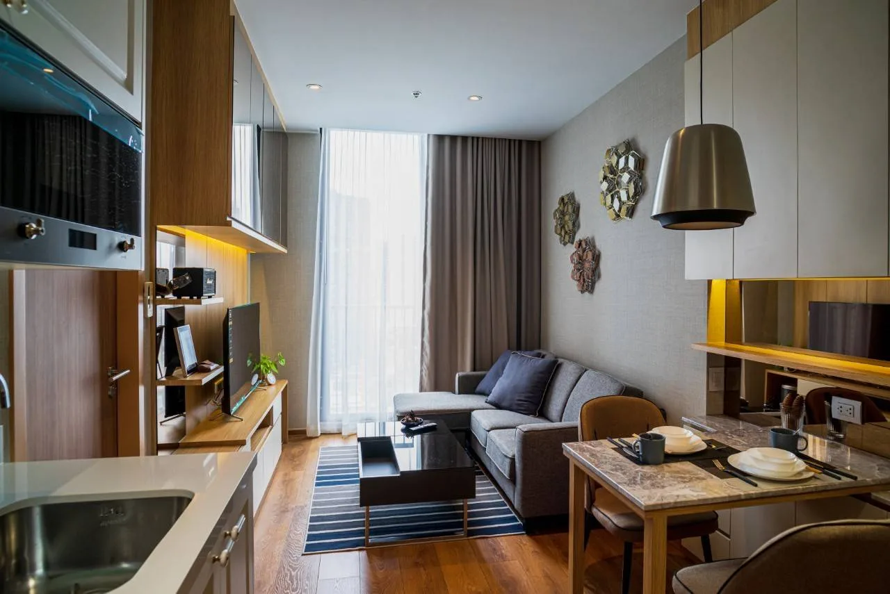 Property photos for Noble BE 33
