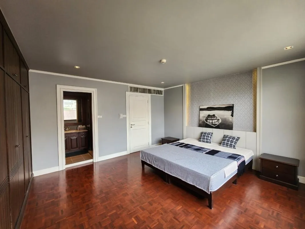 Property photos for Monet House Apartment
