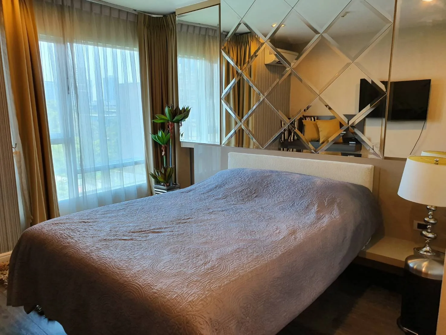 Property photos for The Crest Sukhumvit 49
