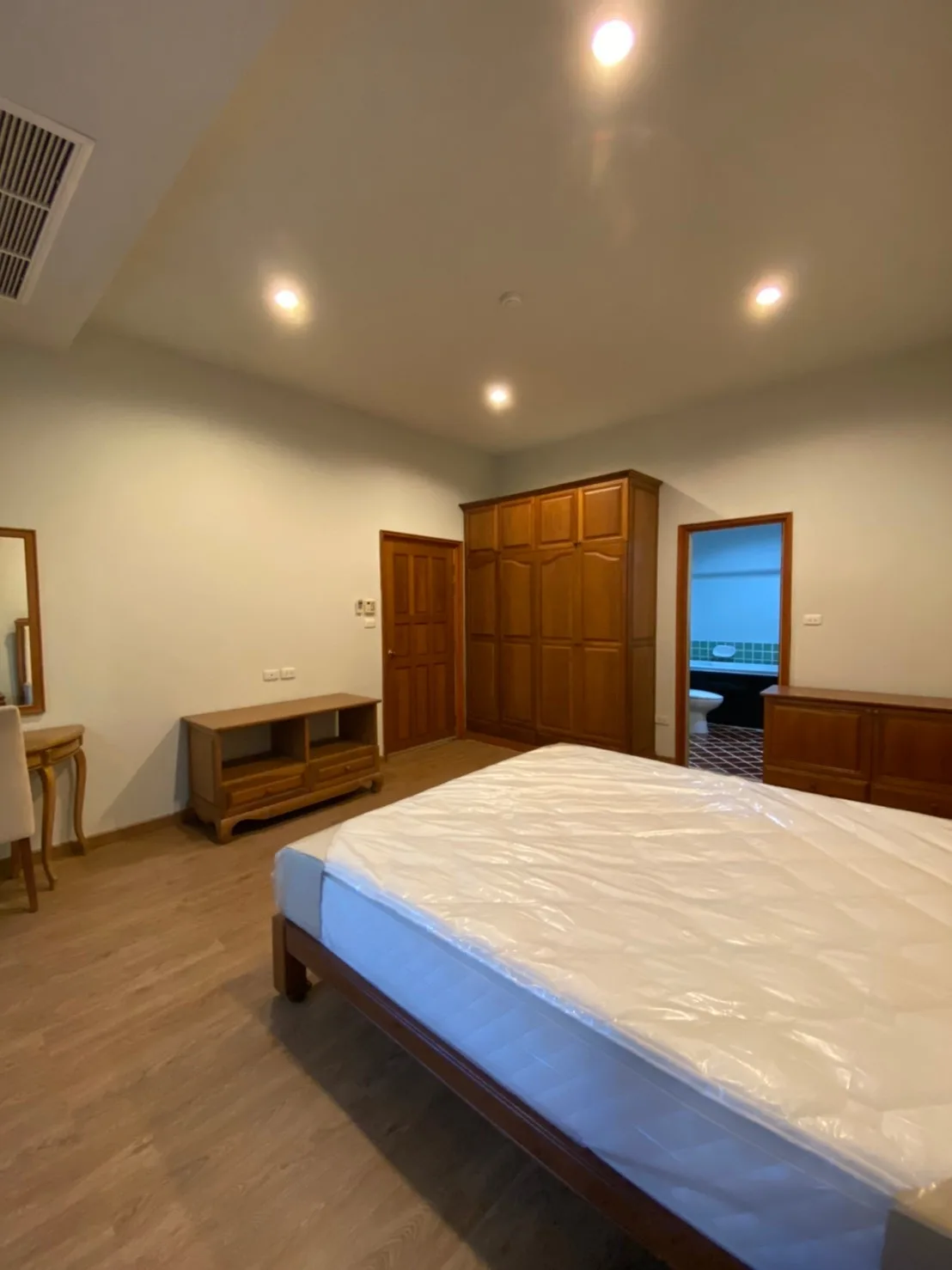 Property photos for Baan Thirapa