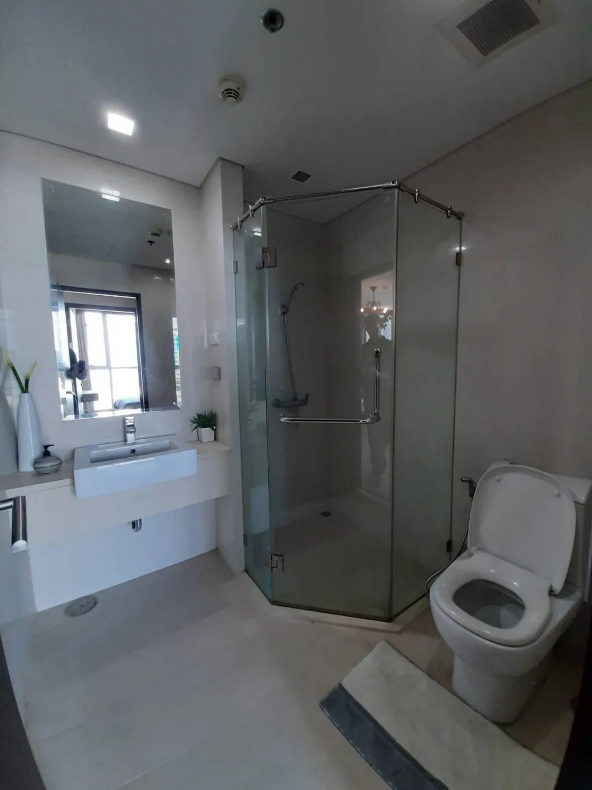 Property photos for Le Luk