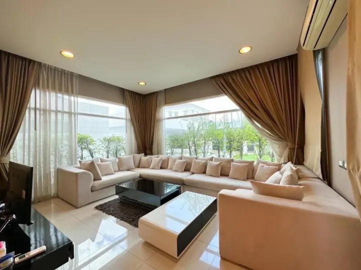 Property photos for Windmill Park