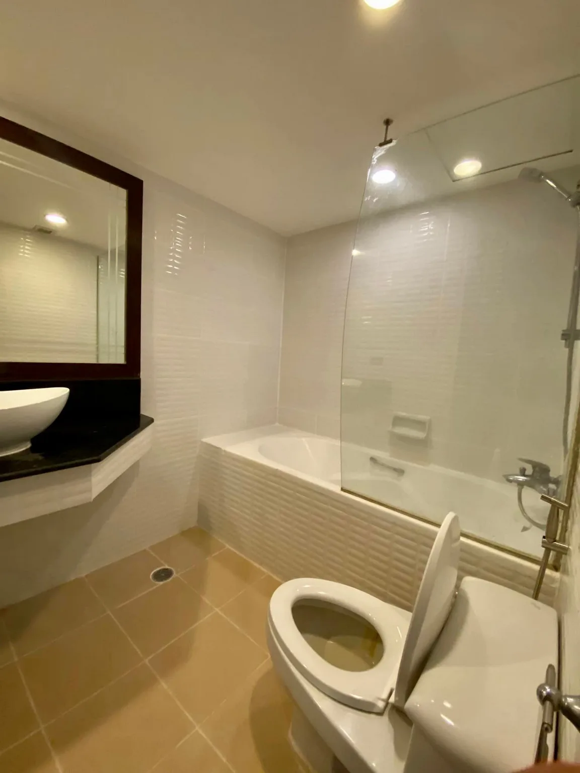 Property photos for Omni Tower Sukhumvit Nana
