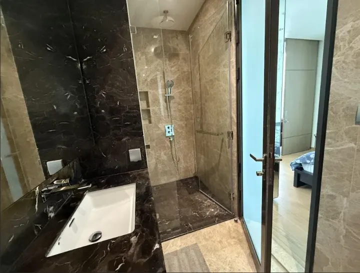 Property photos for 28 Chidlom