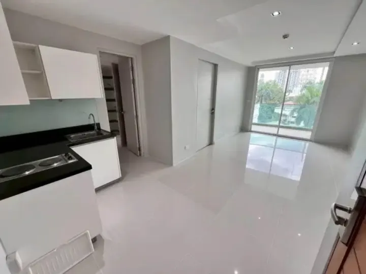 Property photos for Beverly 33