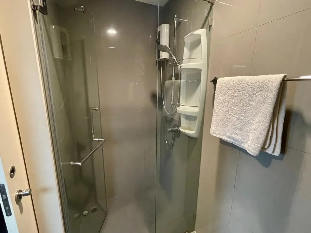 Property photos for The Crest Sukhumvit 34