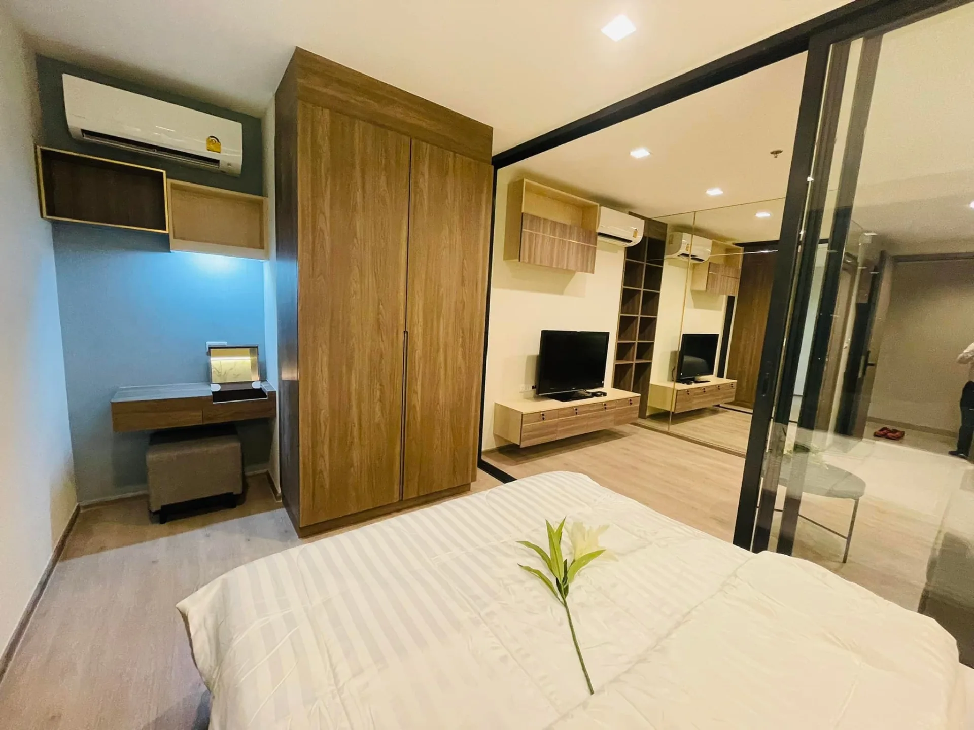 Property photos for THE LINE Phahonyothin Park