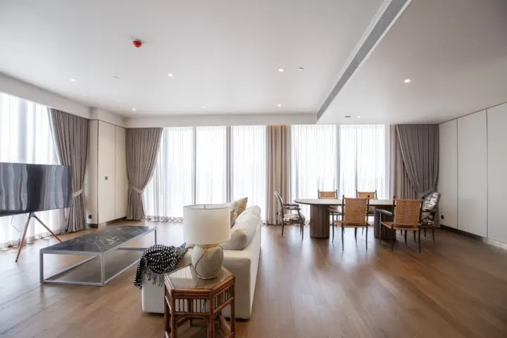 Property photos for Muniq Langsuan