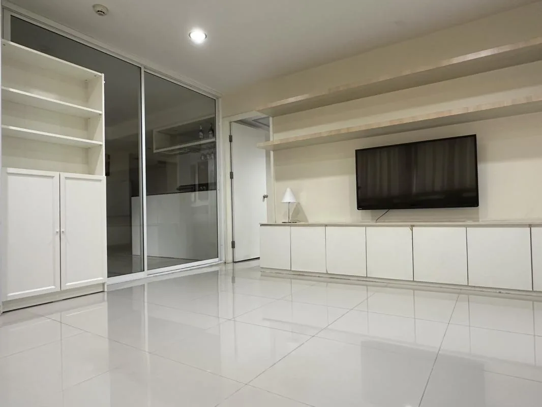 Property photos for Lake Avenue 16