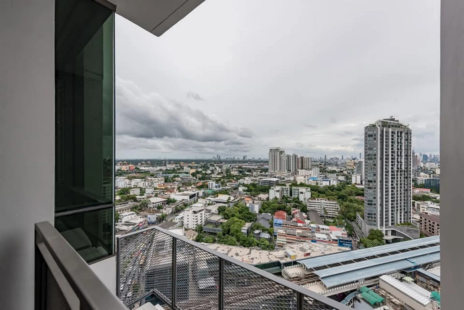 Property photos for The Room Sukhumvit 69