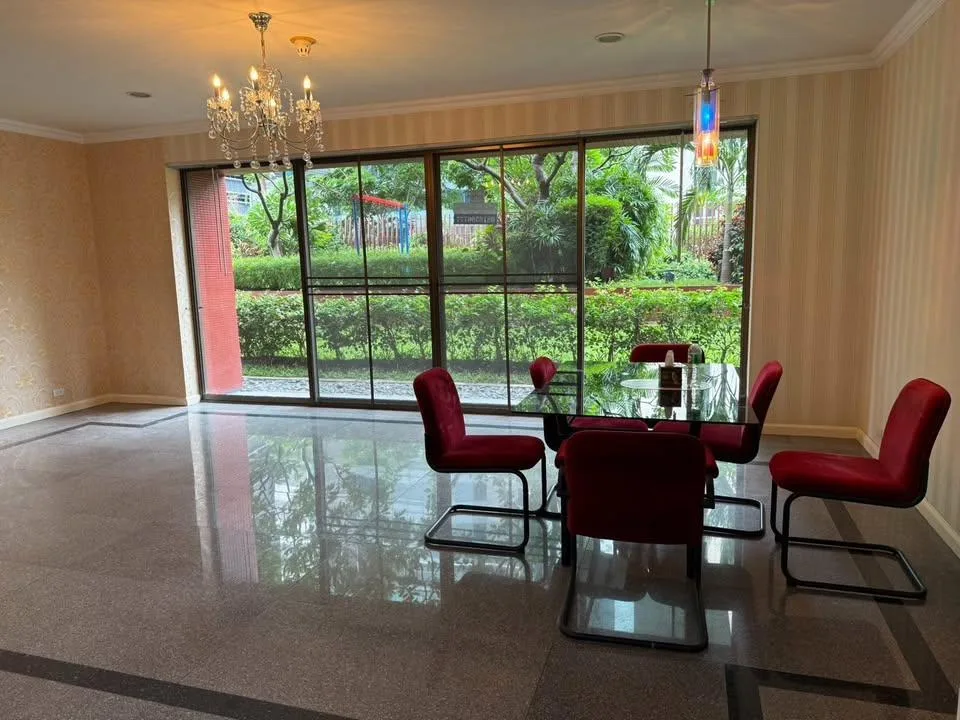 Property photos for Chidlom Place
