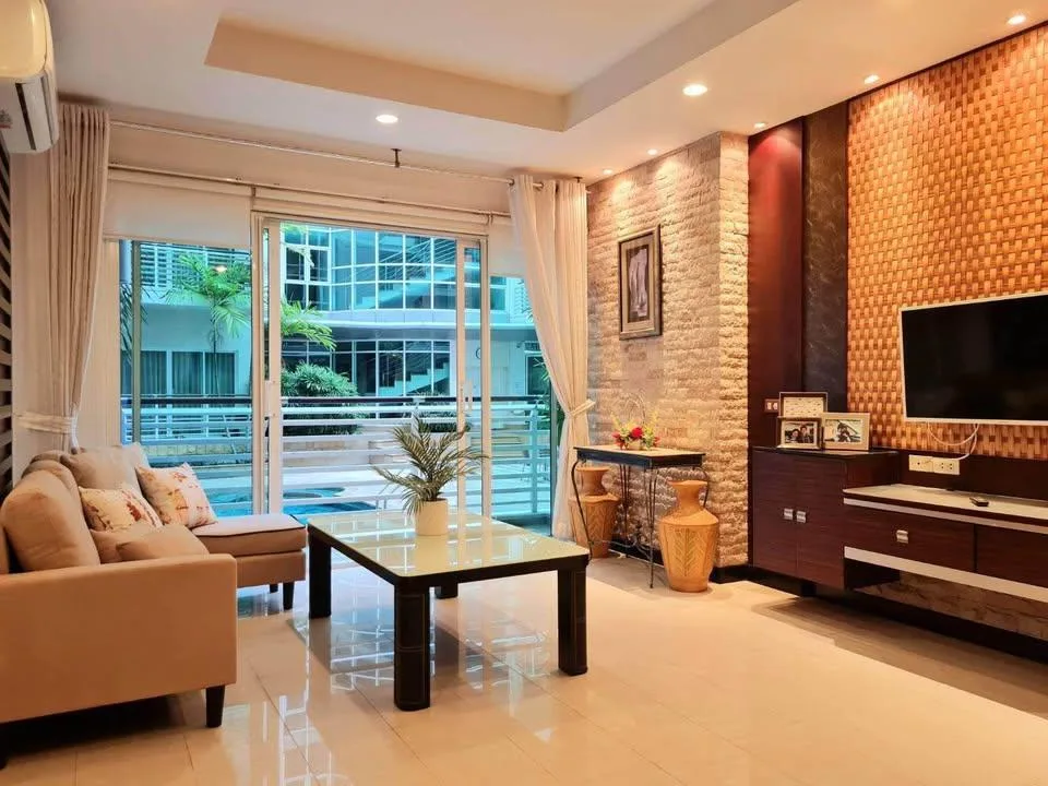 Property photos for Avenue 61