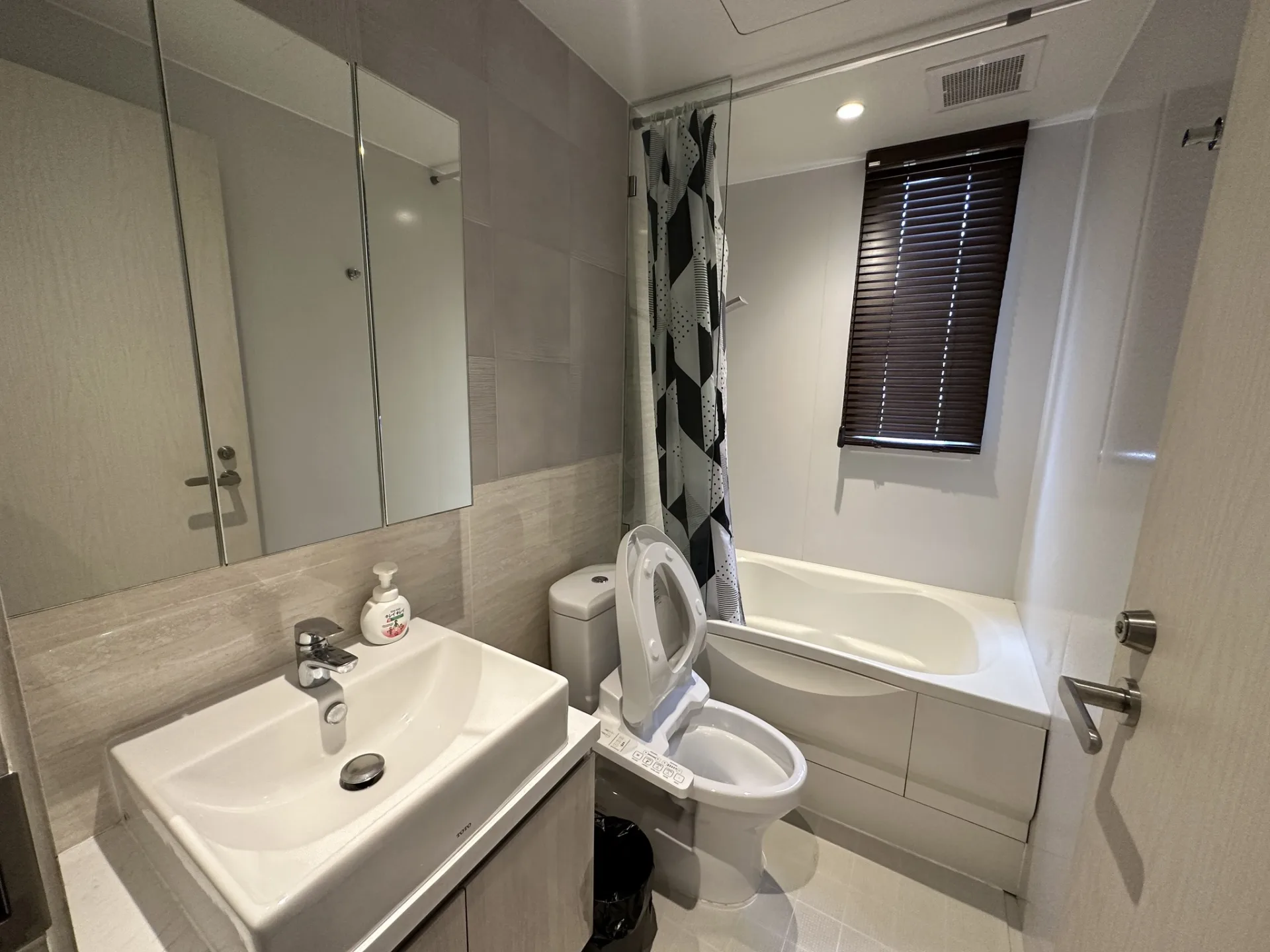Property photos for Runesu Thonglor 5