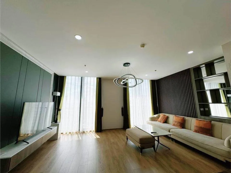 Property photos for Noble BE 33