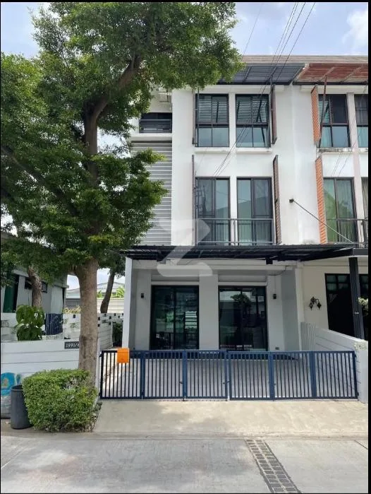 Property photos for Areeya Mandarina Sukhumvit 77