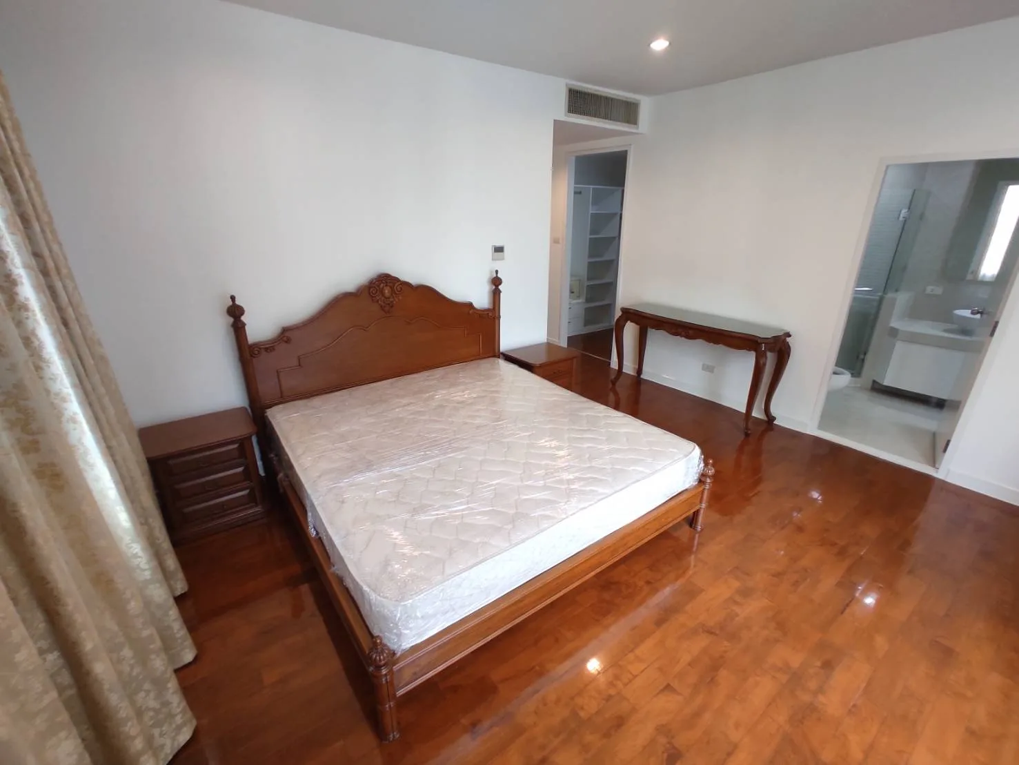 Property photos for Baan Siri 24