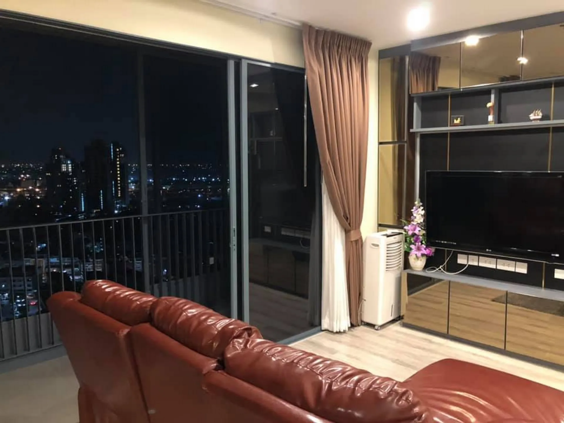 Property photos for IDEO Mobi Sukhumvit 66
