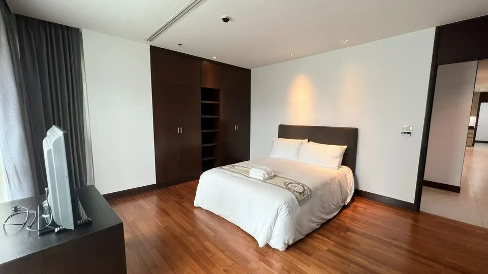 Property photos for Royal Residence Park