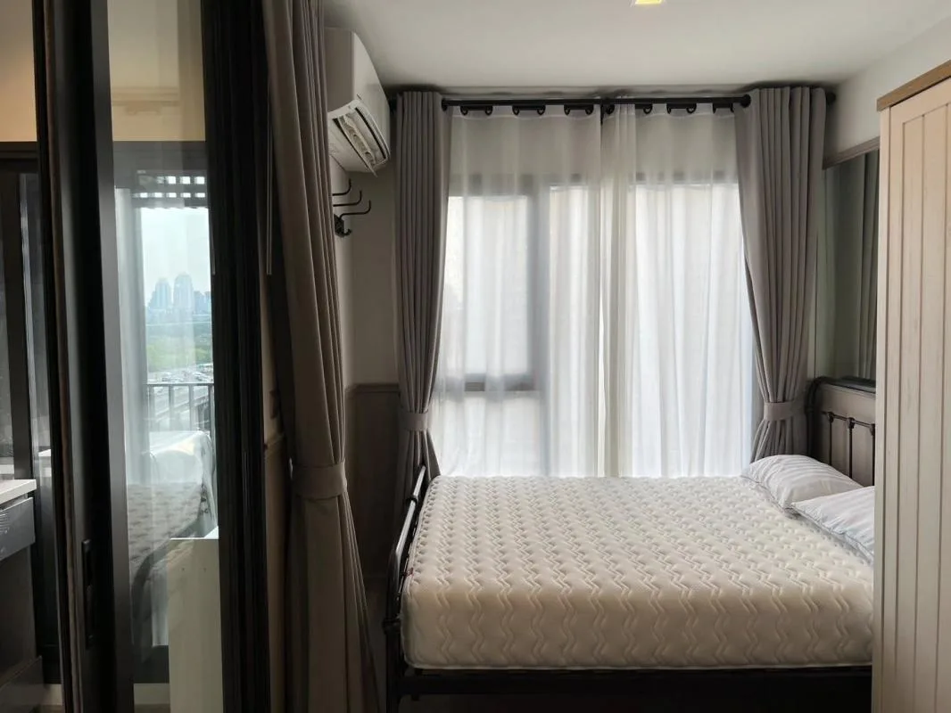 Property photos for Life Asoke Hype