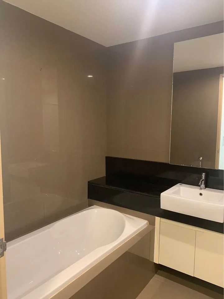 Property photos for Siri On 8
