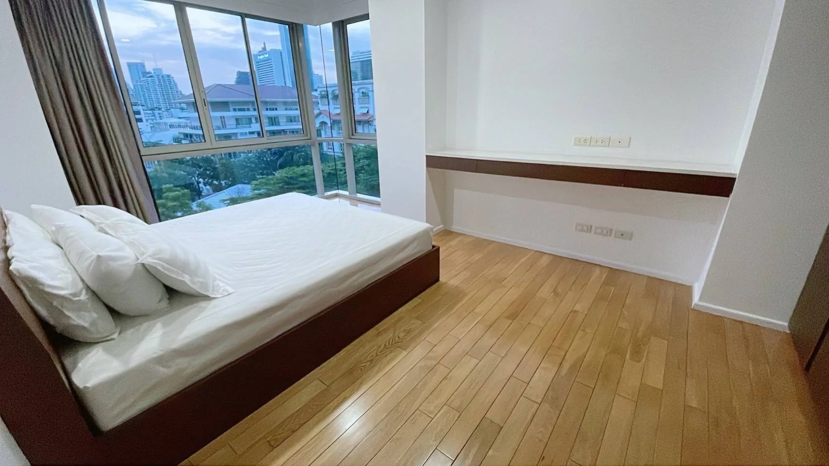 Property photos for The Legend Saladaeng