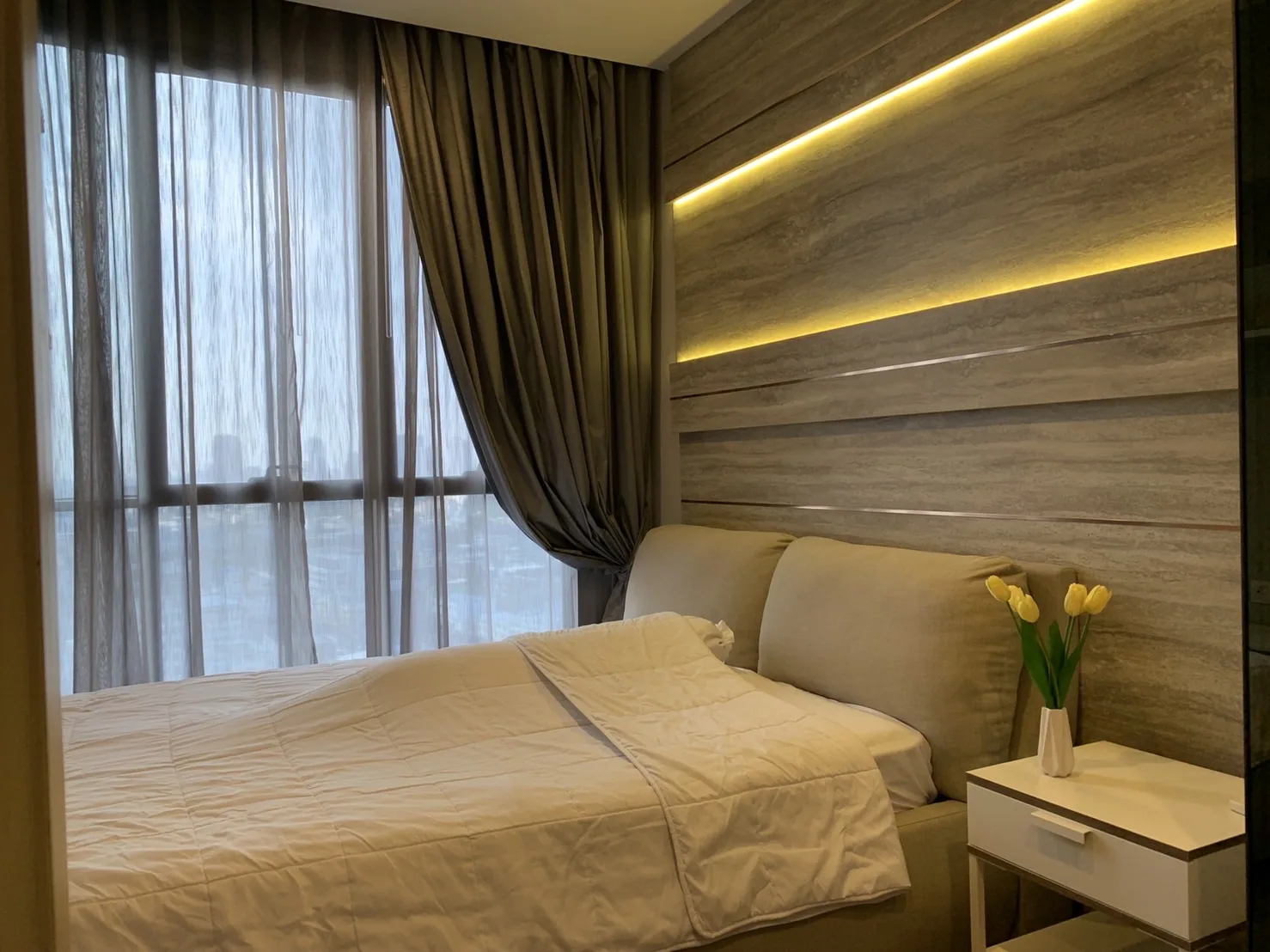 Property photos for The Room Sathorn - St.Louis