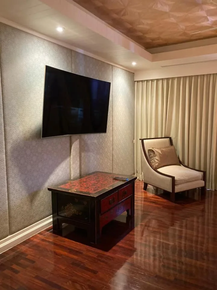 Property photos for State Tower