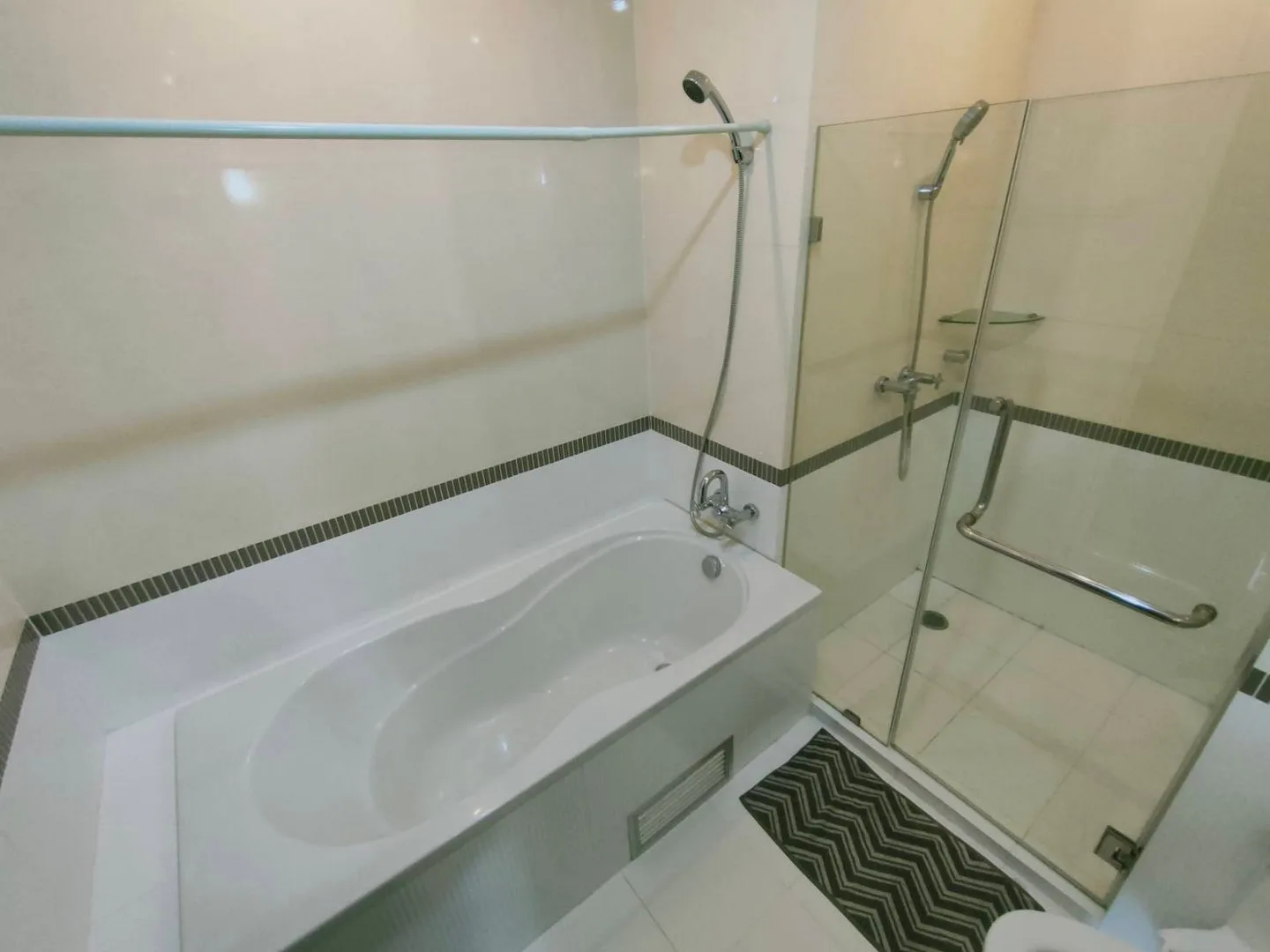 Property photos for Baan Klang Krung Siam - Pathumwan