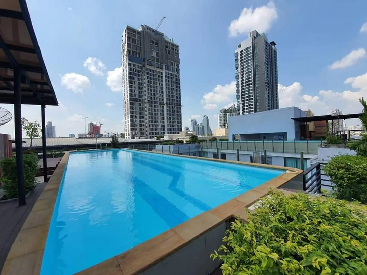 Property photos for Zenith Place Sukhumvit 42