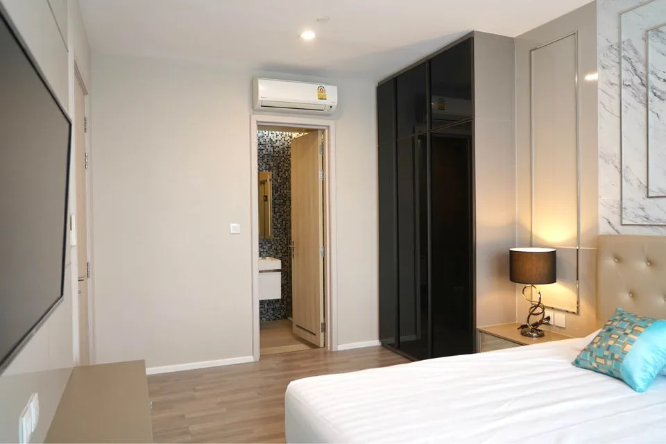 Property photos for 333 Riverside