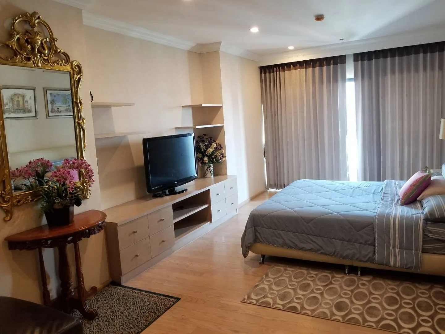 Property photos for Noble Remix