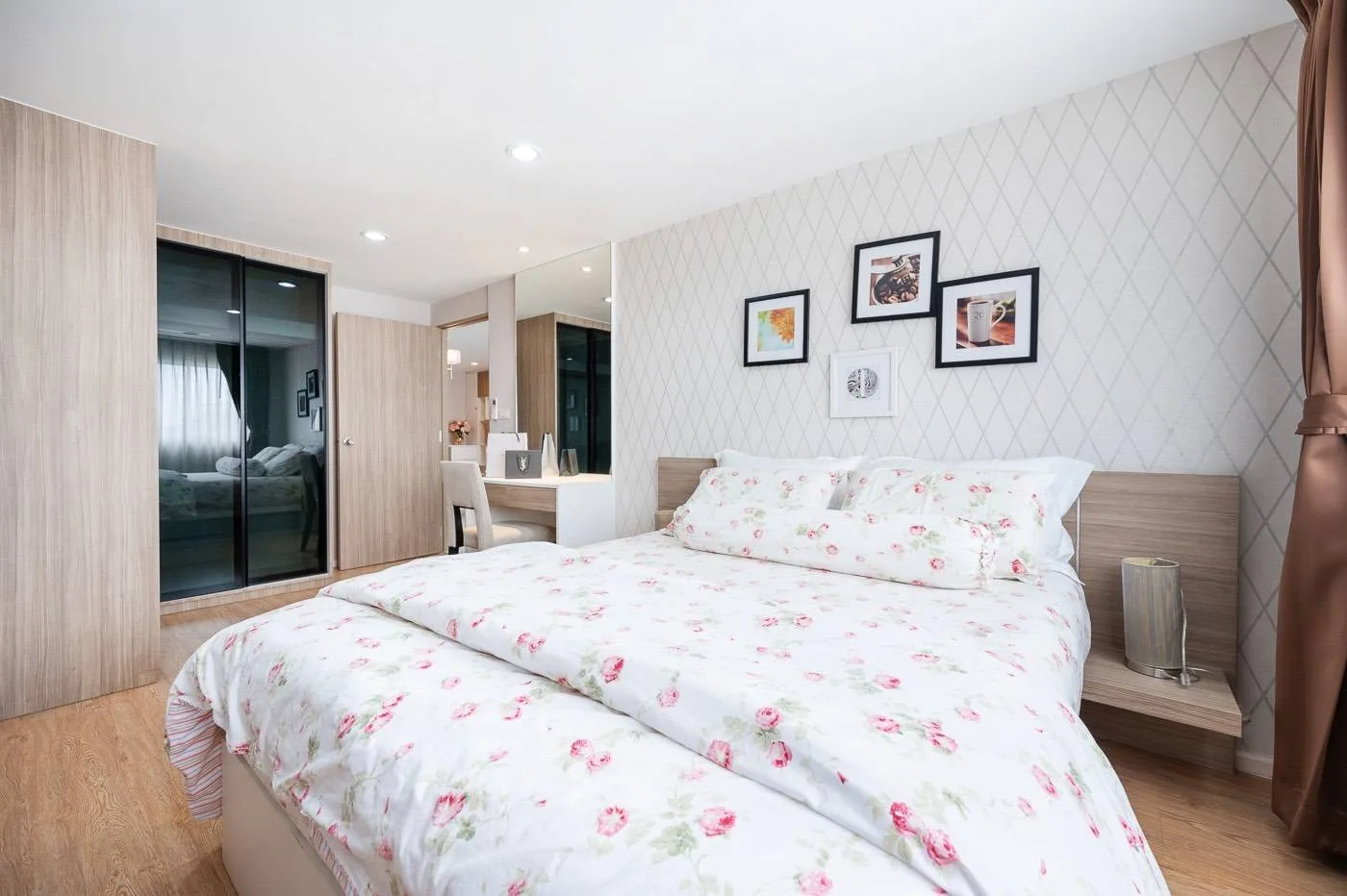 Property photos for Petch 9 Tower