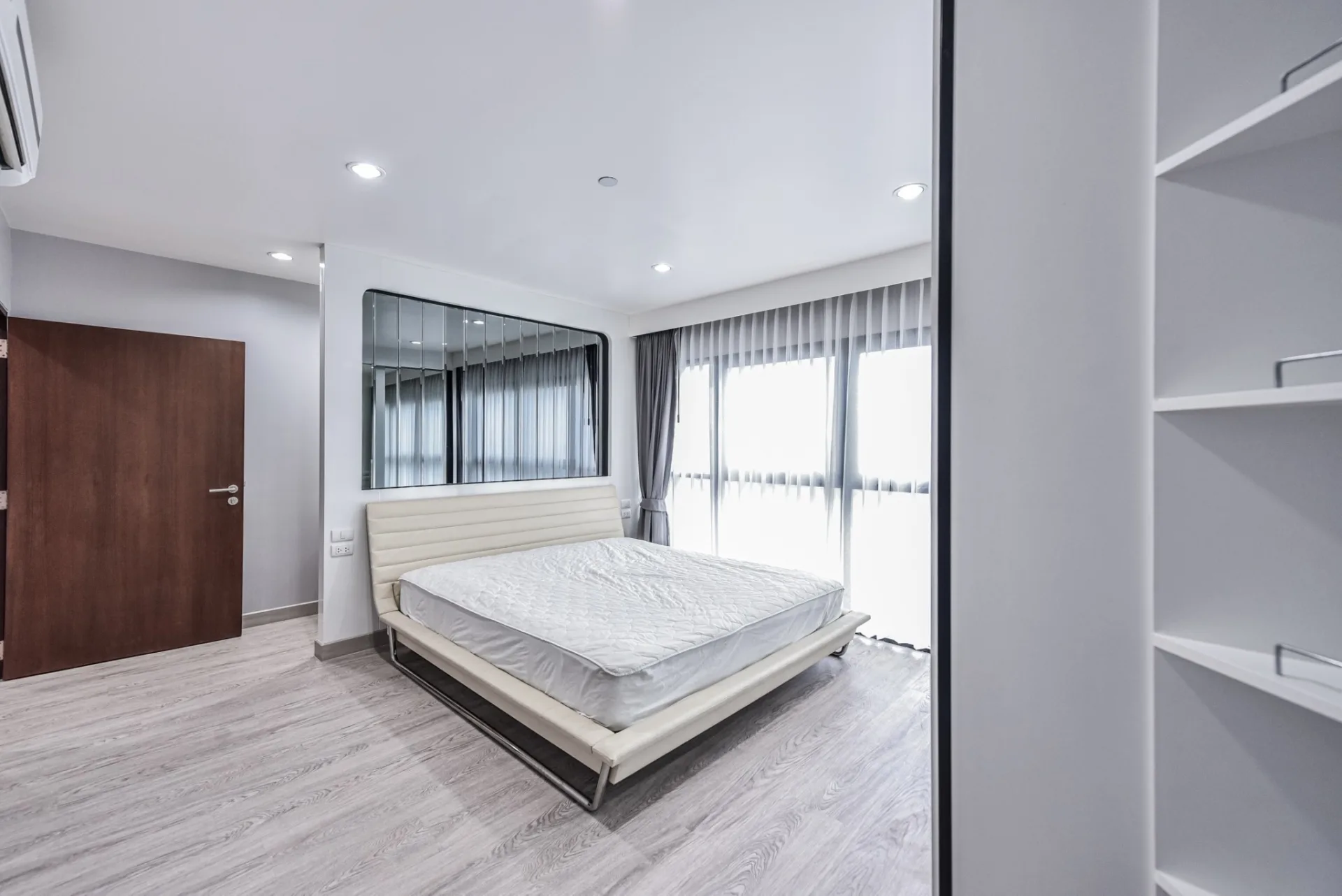 Property photos for Sathorn Gardens