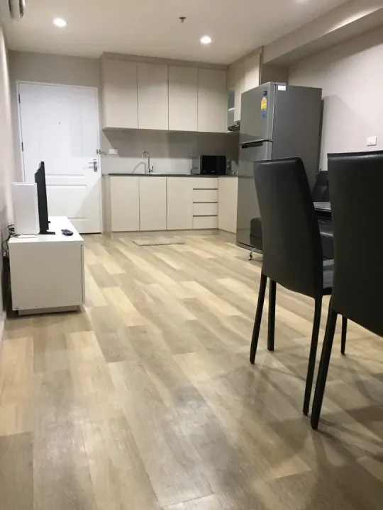 Property photos for State Tower