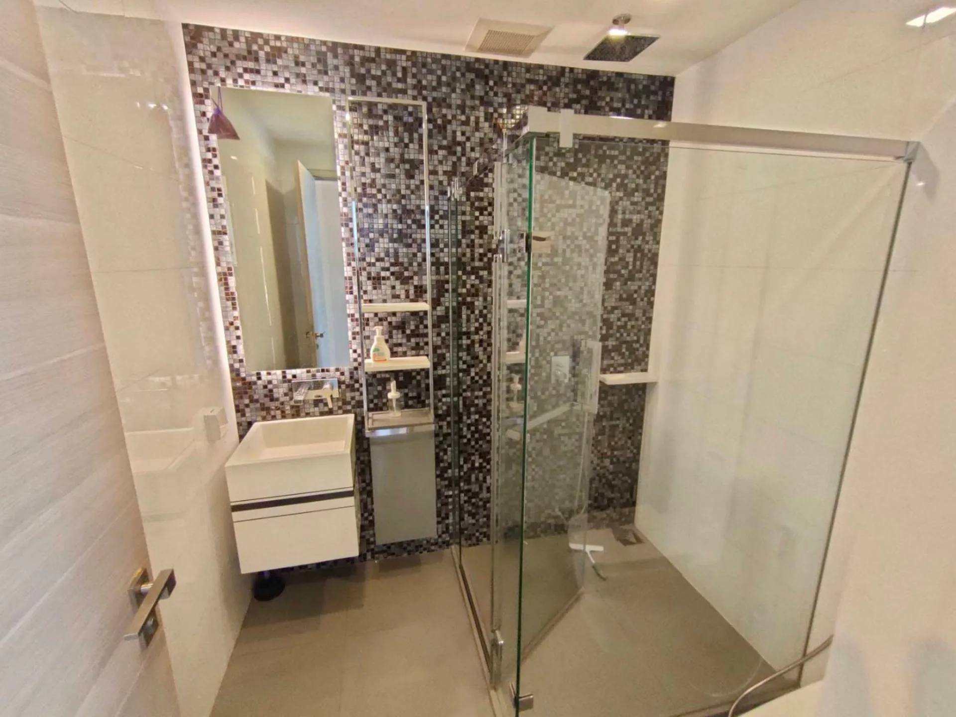 Property photos for The room Sathorn - TanonPun