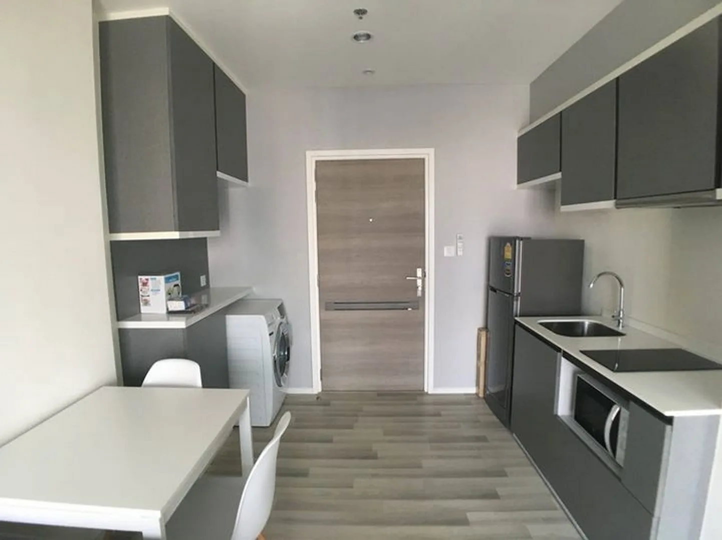 Property photos for The Key Sathorn - Charoenraj