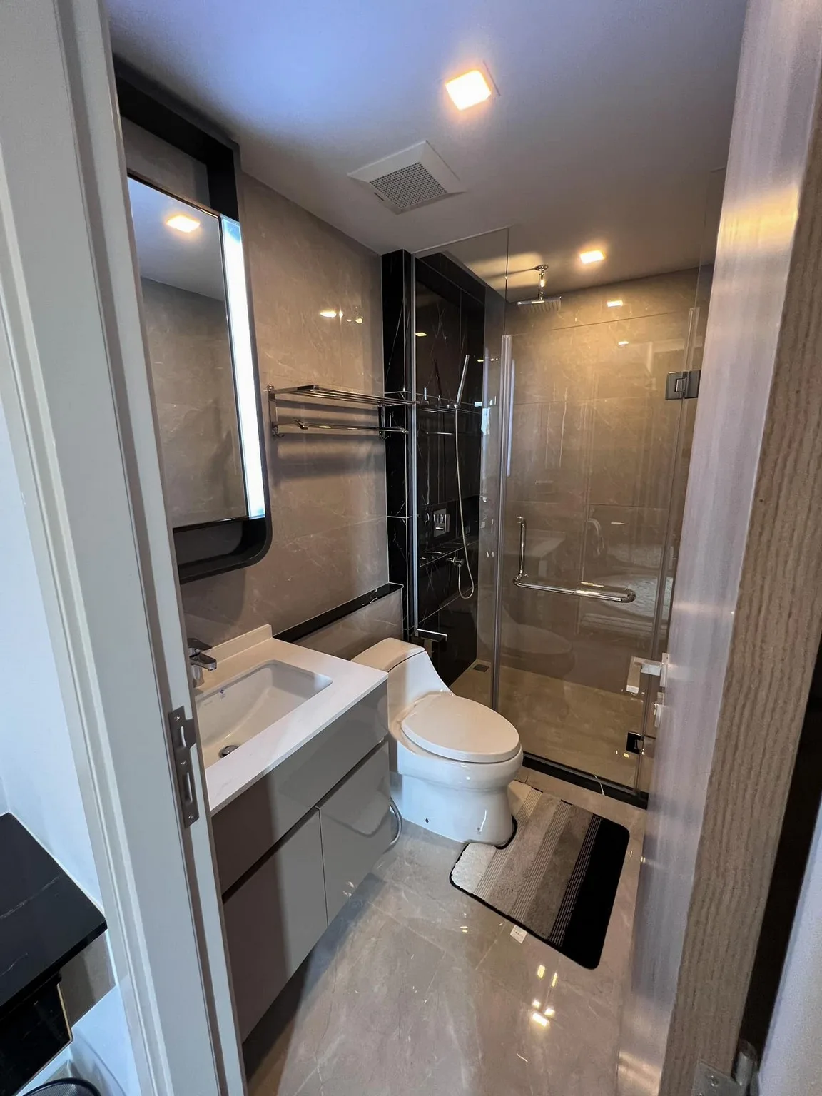 Property photos for One 9 Five Asoke - Rama 9
