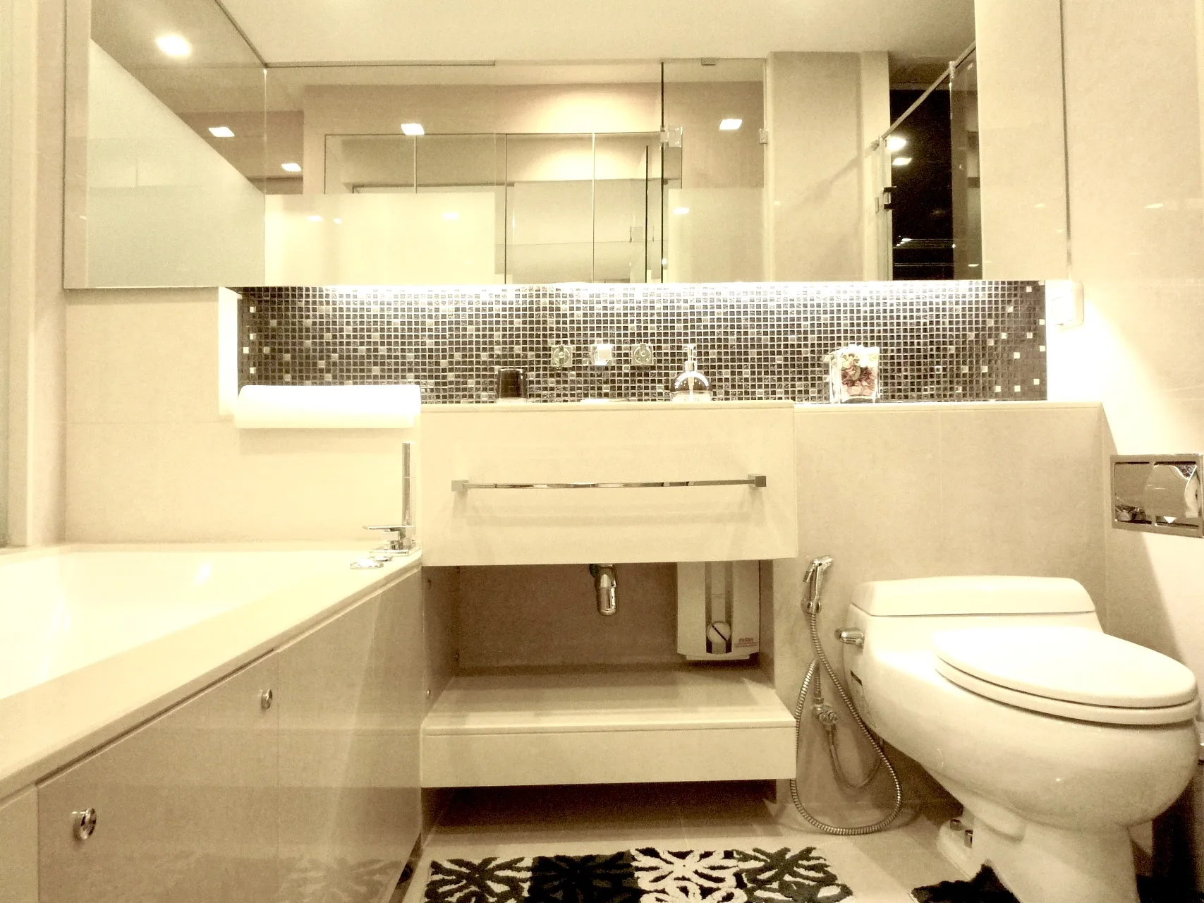 Property photos for The Address Asoke