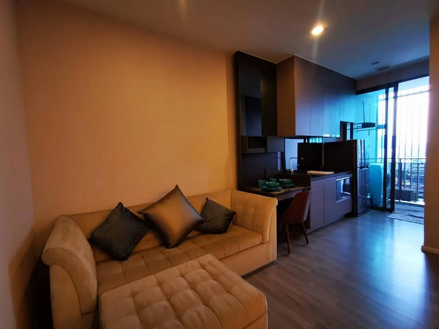 Property photos for The Room Sukhumvit 69
