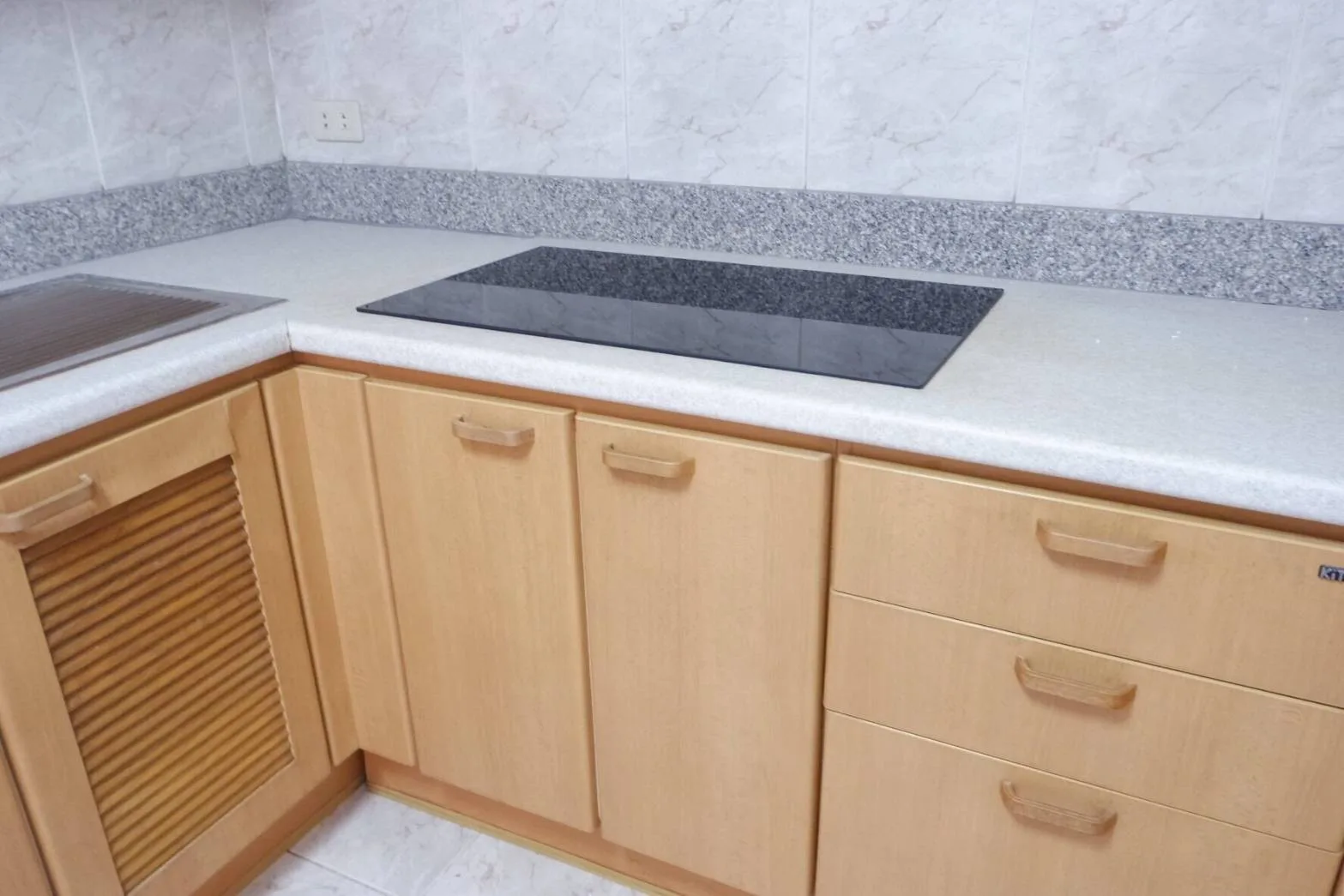 Property photos for Omni Tower Sukhumvit Nana