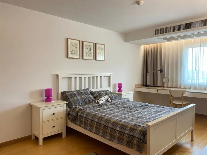 Property photos for Residence 52