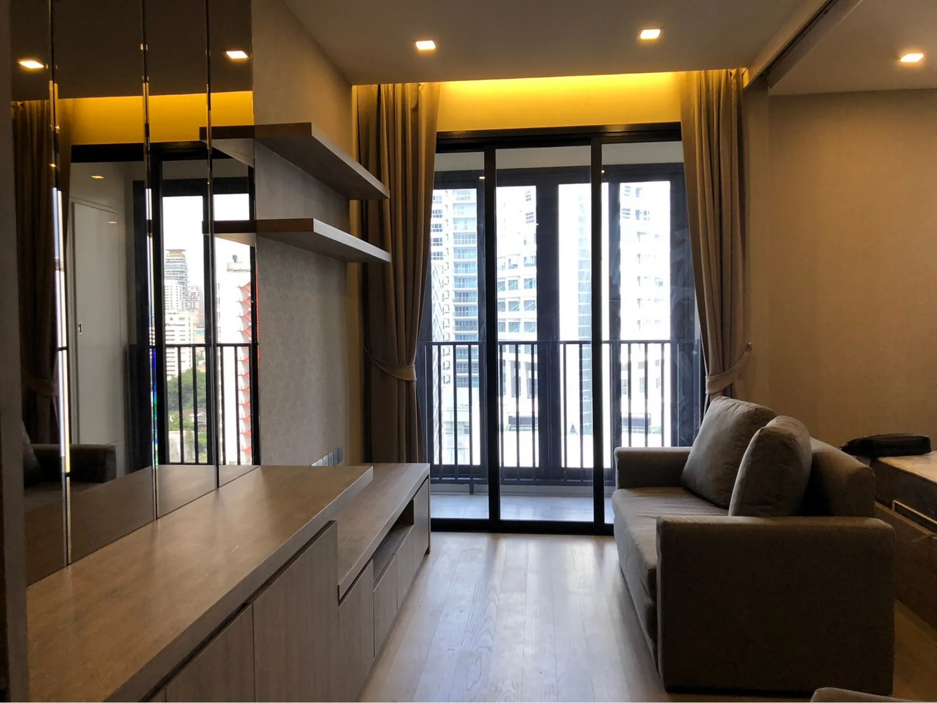 Property photos for Ashton Asoke
