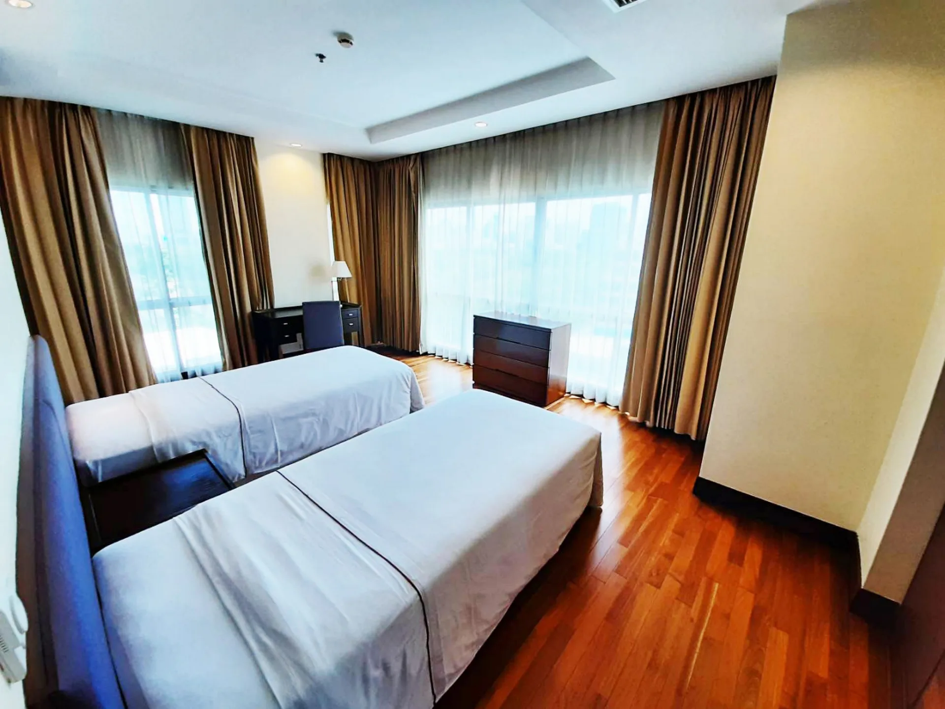 Property photos for Royal Residence Park